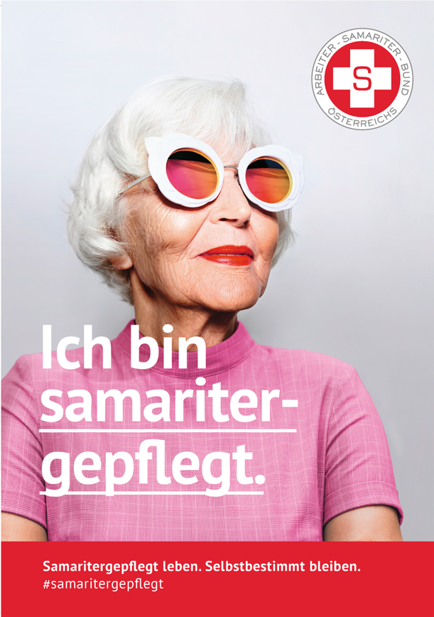 Alte Dame mit moderner Sonnenbrille und Schriftzug Ich bin samaritergepflegt