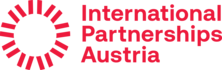 Logo von International Partnerships Austria mit stilisiertem Sonnenstrahlen-Motiv.