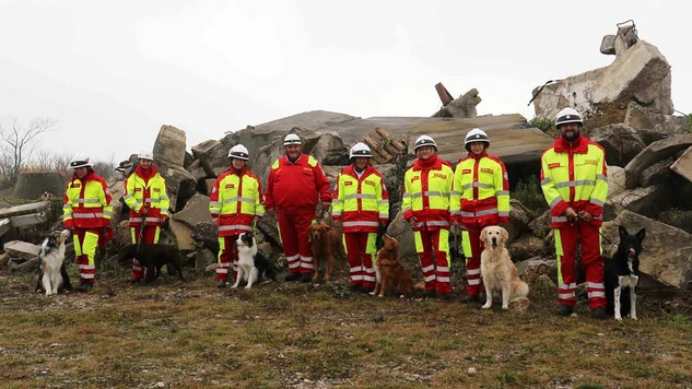 Gruppenbild SA-RRT-Mitglieder bei einer Übung