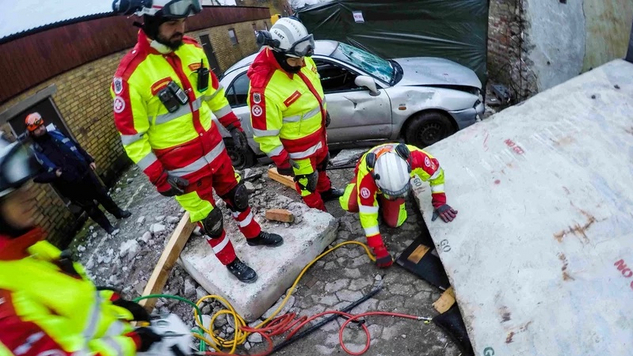 SA-RRT-Team beim Erdbeben-Einsatz